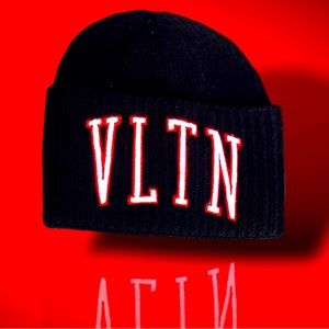 Valentino 2023 NWOT cap. 100% authentic